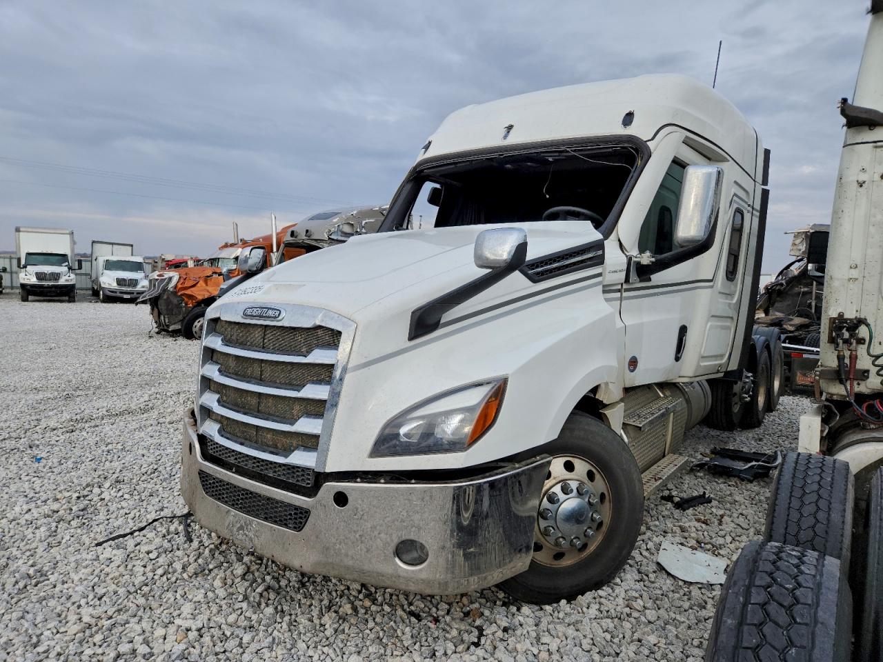 3AKNHHDV6SSWC1367 · 2025 FREIGHTLINER CASCADIA 1 · 2/10