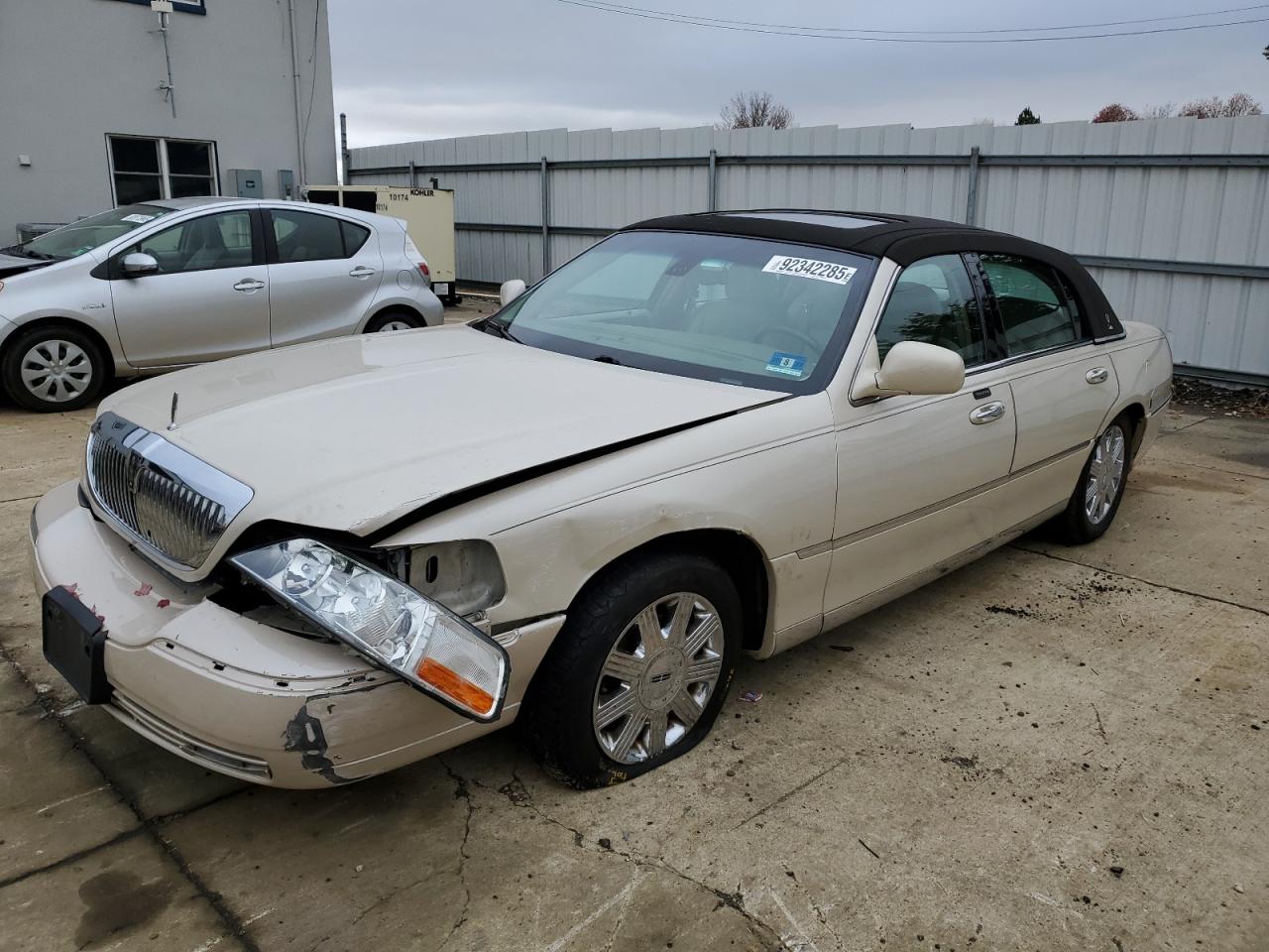 1LNHM83W23Y619173 · 2003 LINCOLN TOWN CAR