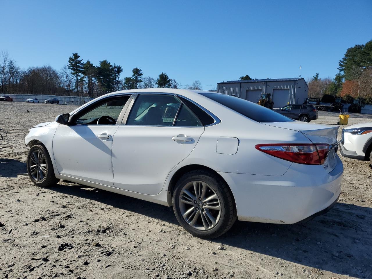 4T1BF1FK7GU527070 · 2016 TOYOTA CAMRY · 2/13