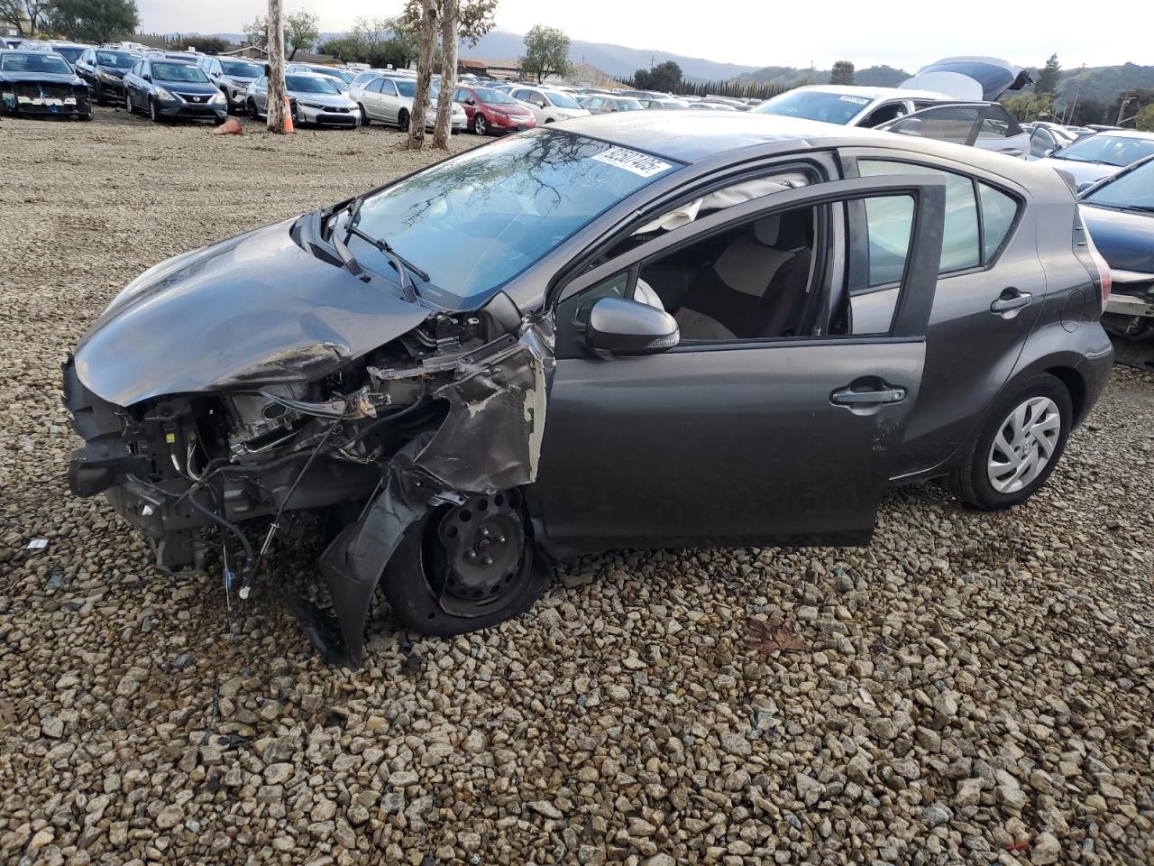 JTDKDTB30F1577829 · 2015 TOYOTA PRIUS C