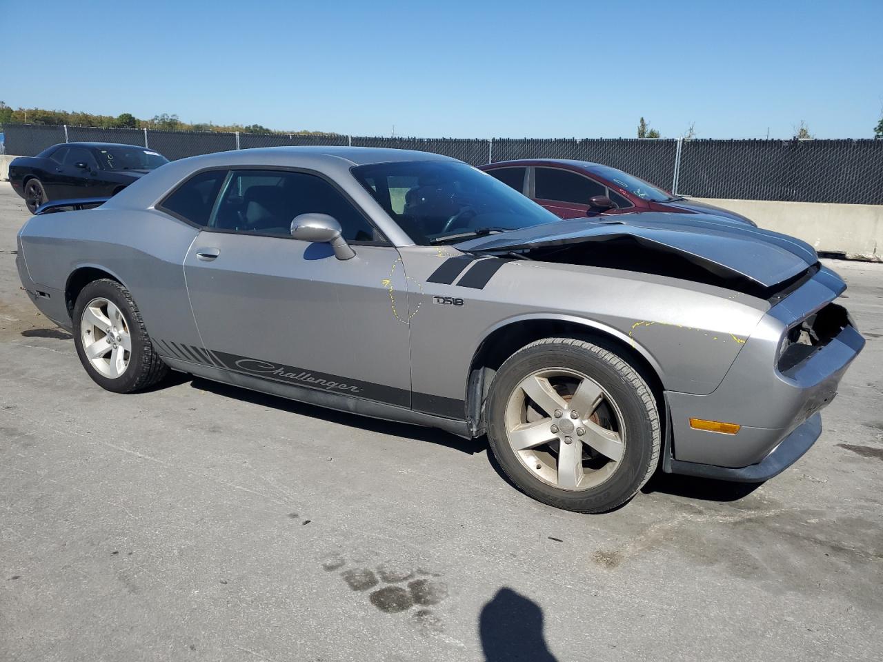 2B3CJ4DG6BH565653 · 2011 DODGE CHALLENGER · 4/13