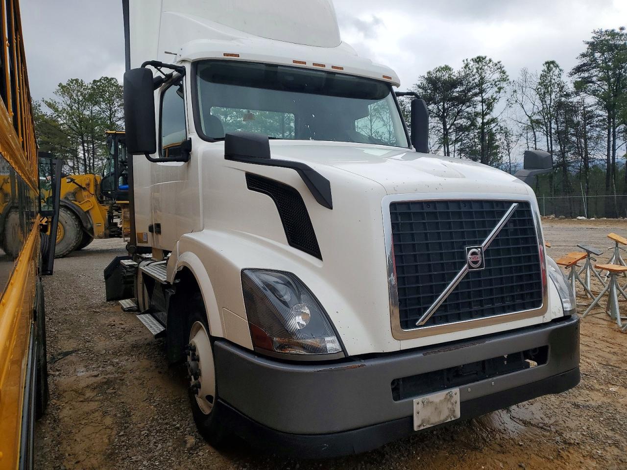 4V4N39TG5HN988079 · 2017 VOLVO VNL