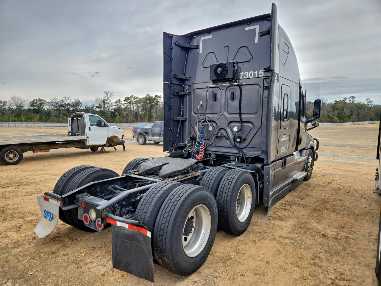 3AKJHHDRXLSLS0687 · 2020 FREIGHTLINER CASCADIA 126 · 4/10