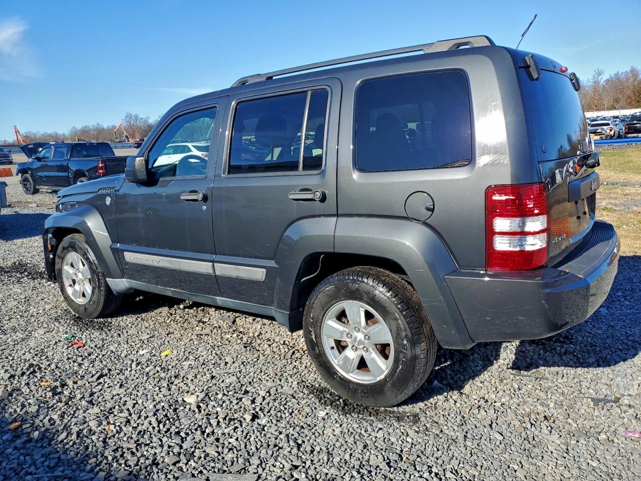 1J4PN2GK9BW588171 · 2011 JEEP LIBERTY · 2/13