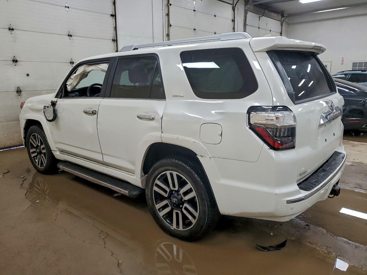 JTEKU5JR4M5938367 · 2021 TOYOTA 4RUNNER · 2/14