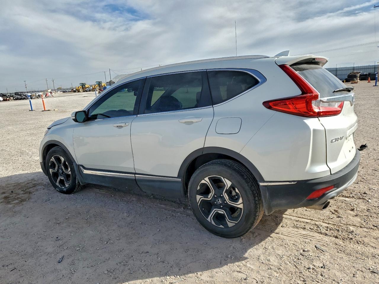 2HKRW2H96JH600997 · 2018 HONDA CR-V · 2/13