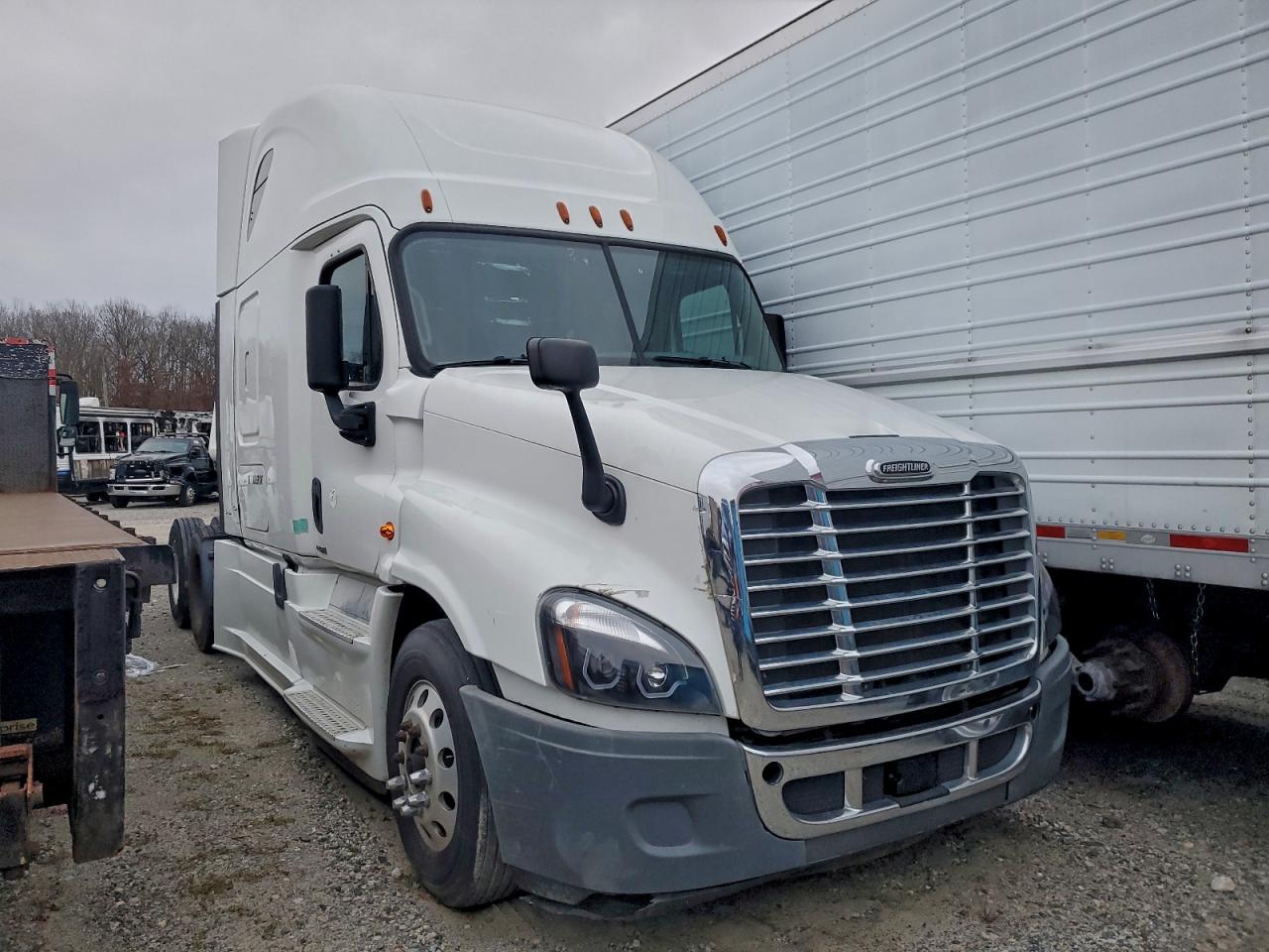 3AKJGLDR7JSJH1217 · 2018 FREIGHTLINER CASCADIA 1