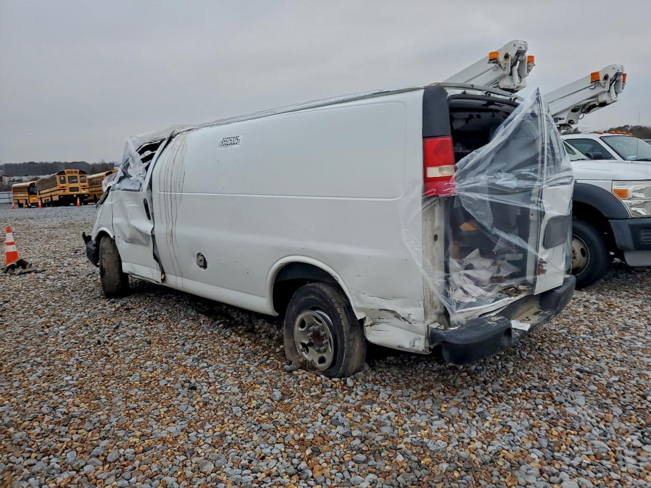 1GCGG25C481200233 · 2008 CHEVROLET EXPRESS · 2/13
