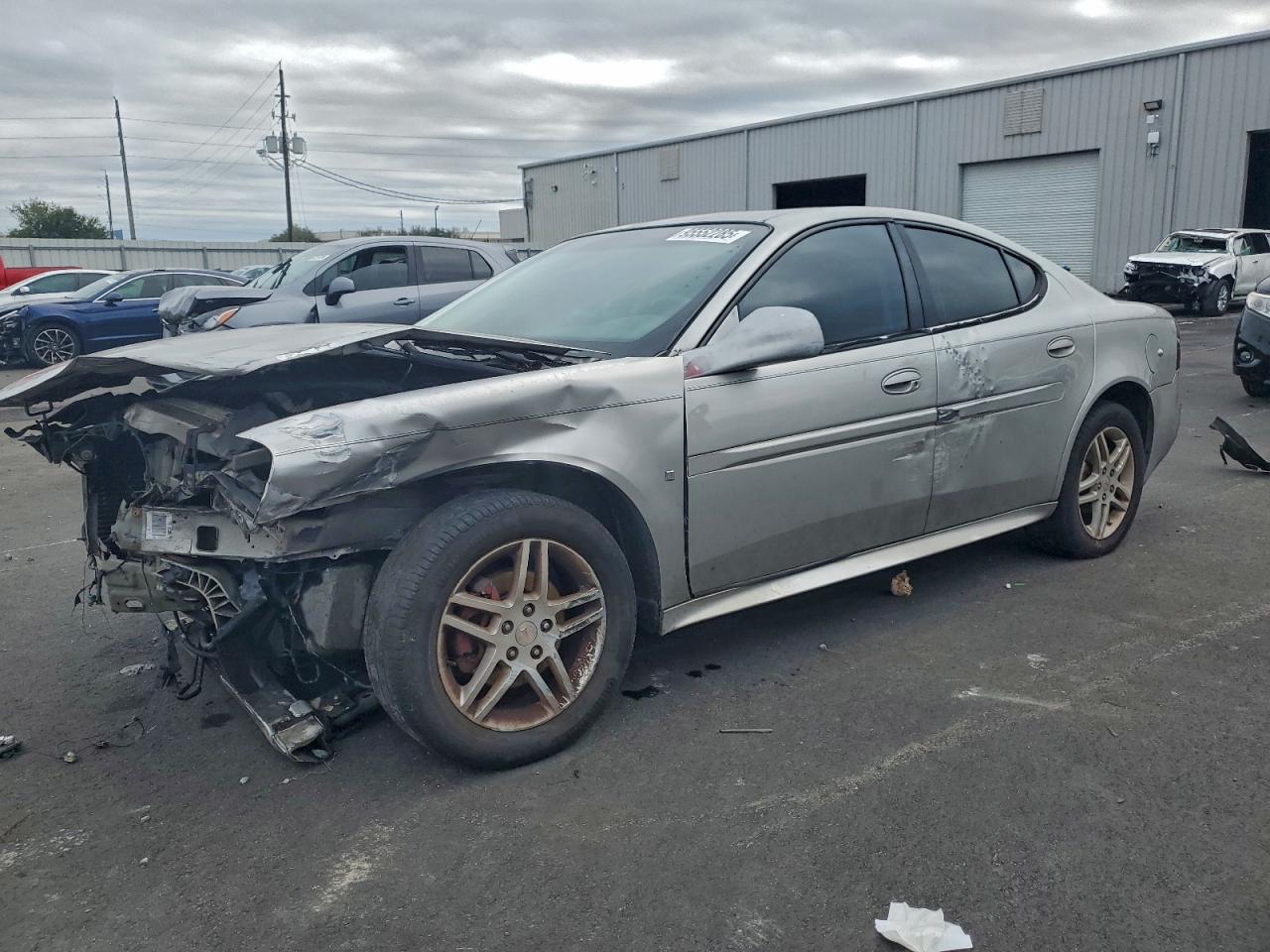 2006 PONTIAC GRAND PRIX