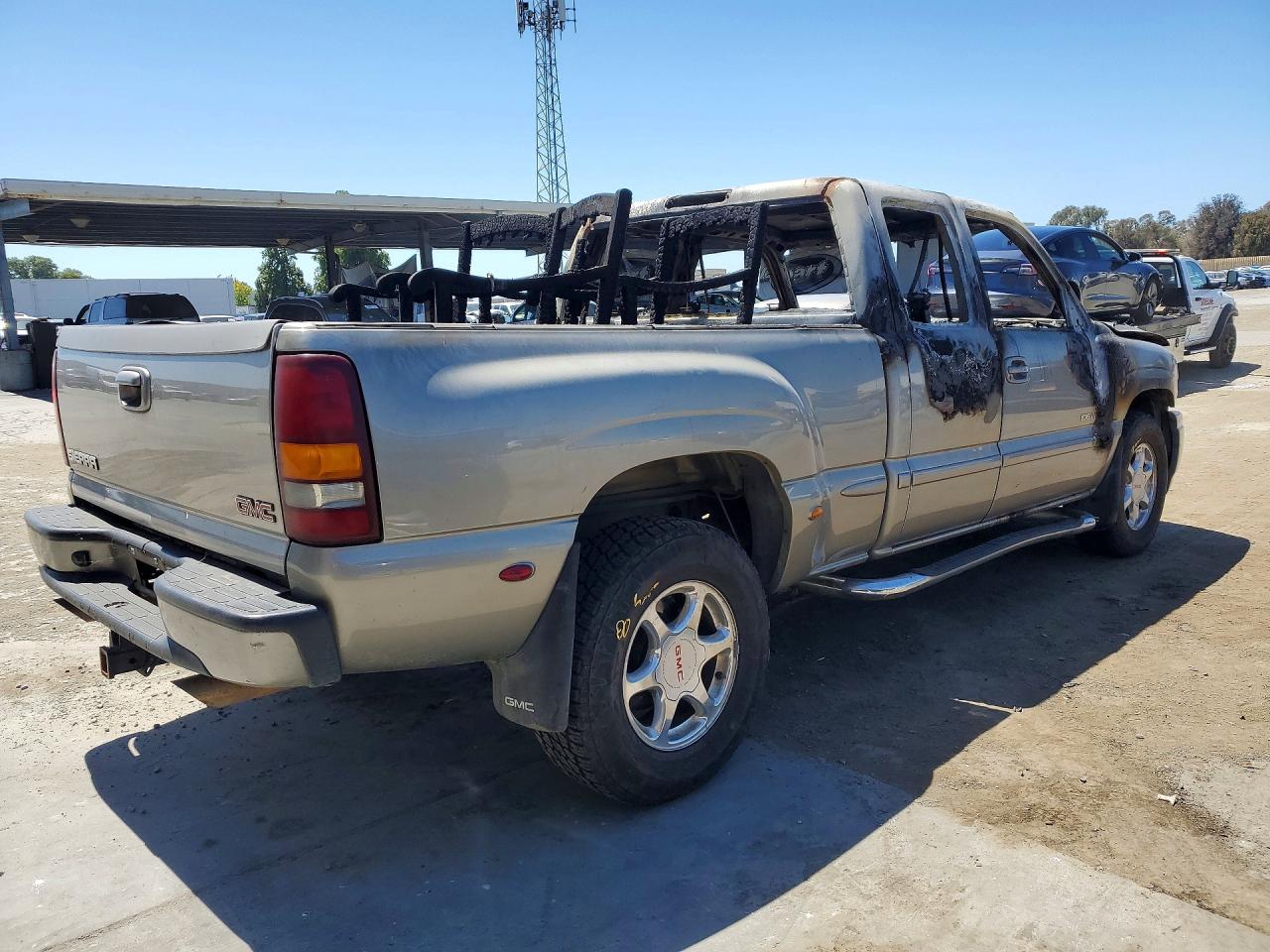 2GTFK69U121304524 · 2002 GMC SIERRA · 3/11
