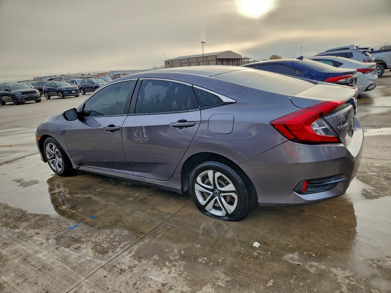 19XFC2F53JE206406 · 2018 HONDA CIVIC · 2/12