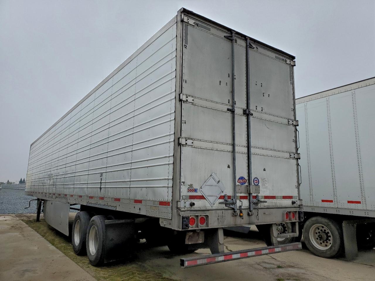 1UYVS2536H2941016 · 2016 UTILITY TRAILER TRAILER · 4/10