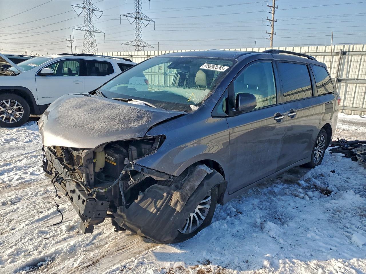 5TDYZ3DC1KS017050 · 2019 TOYOTA SIENNA