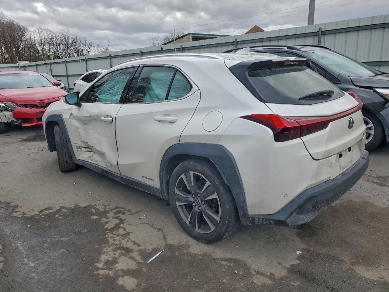 JTHU9JBH8K2017912 · 2019 LEXUS UX · 2/12