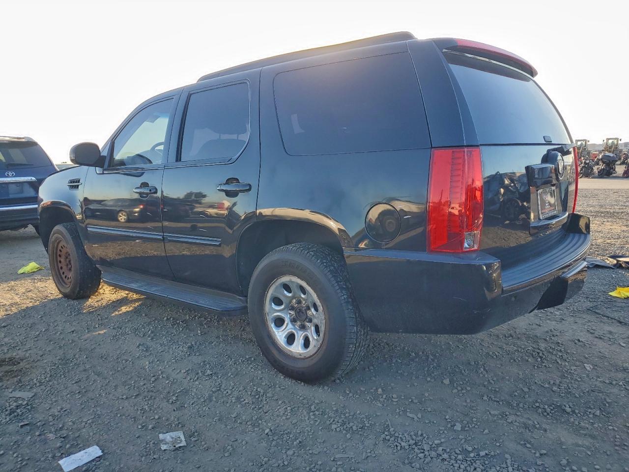 1GYS3BEF9CR283324 · 2012 CADILLAC ESCALADE · 2/13