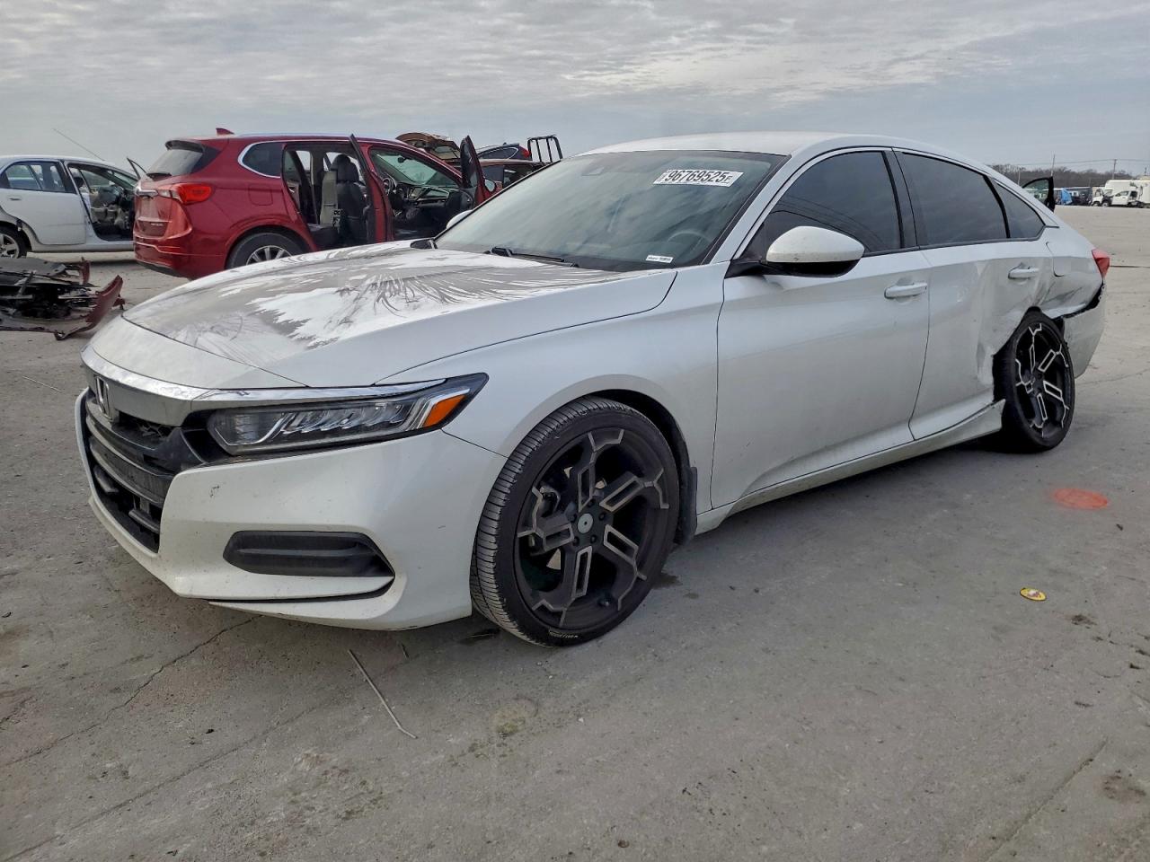1HGCV1F1XKA058250 · 2019 HONDA ACCORD