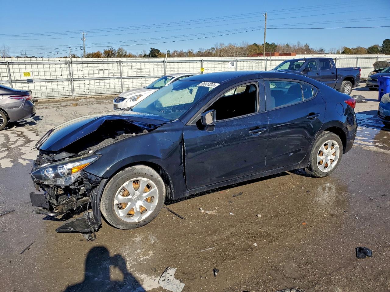 3MZBN1U74JM161325 · 2018 MAZDA 3