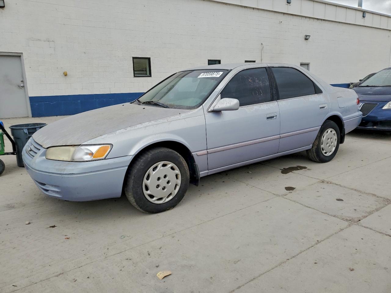JT2BG22K7W0109619 · 1998 TOYOTA CAMRY