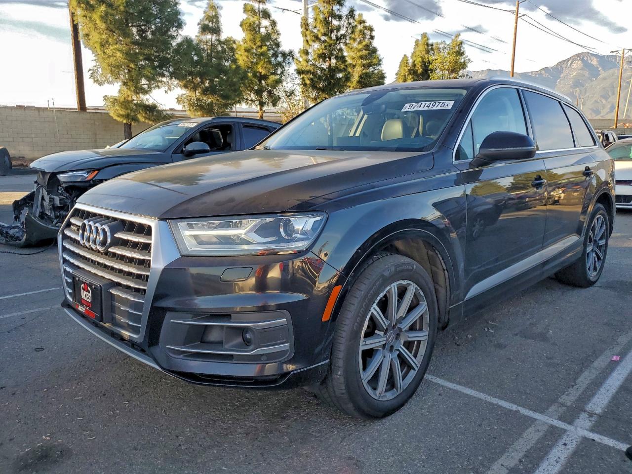 WA1LAAF75HD051626 · 2017 AUDI Q7