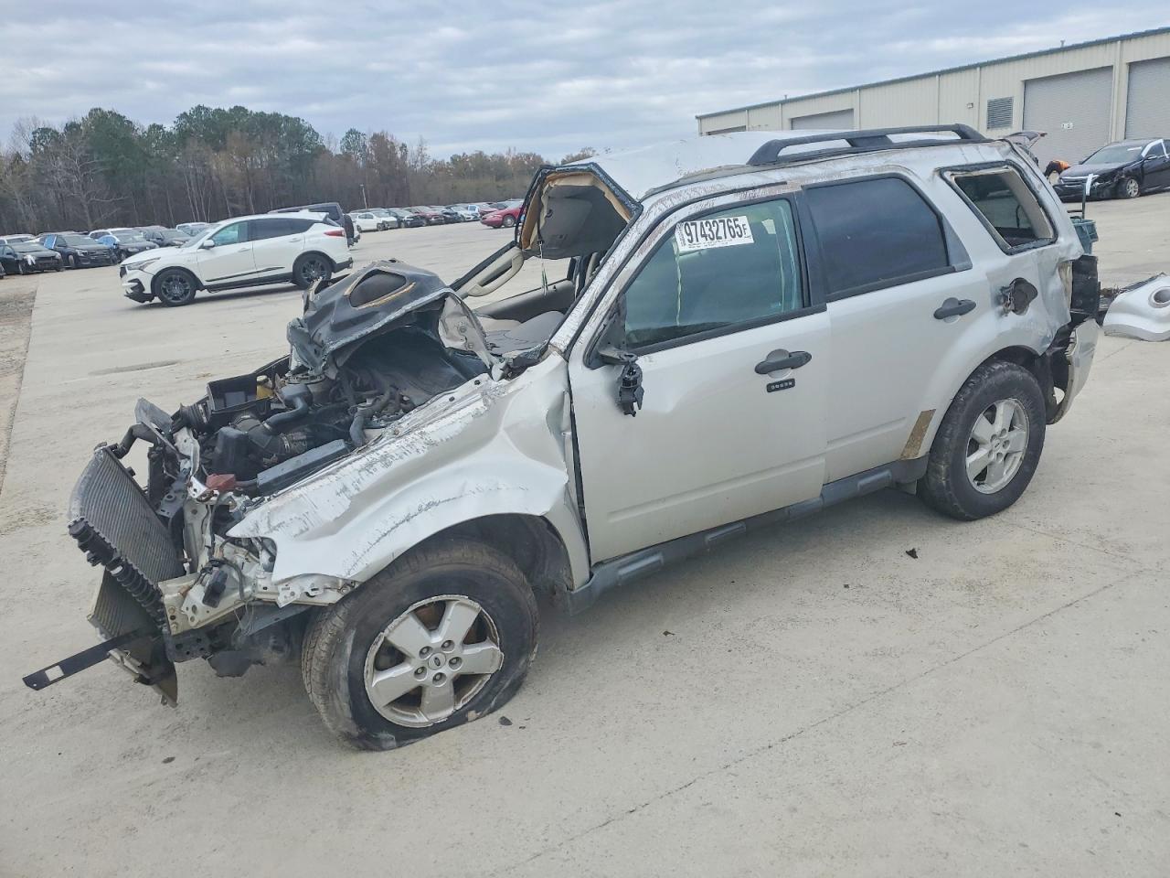 1FMCU03G79KA12105 · 2009 FORD ESCAPE