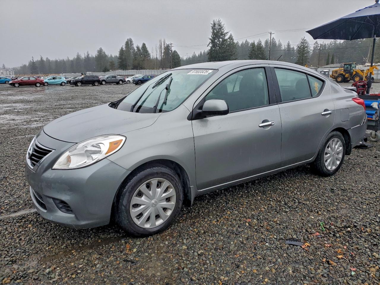 3N1CN7AP6DL869121 · 2013 NISSAN VERSA