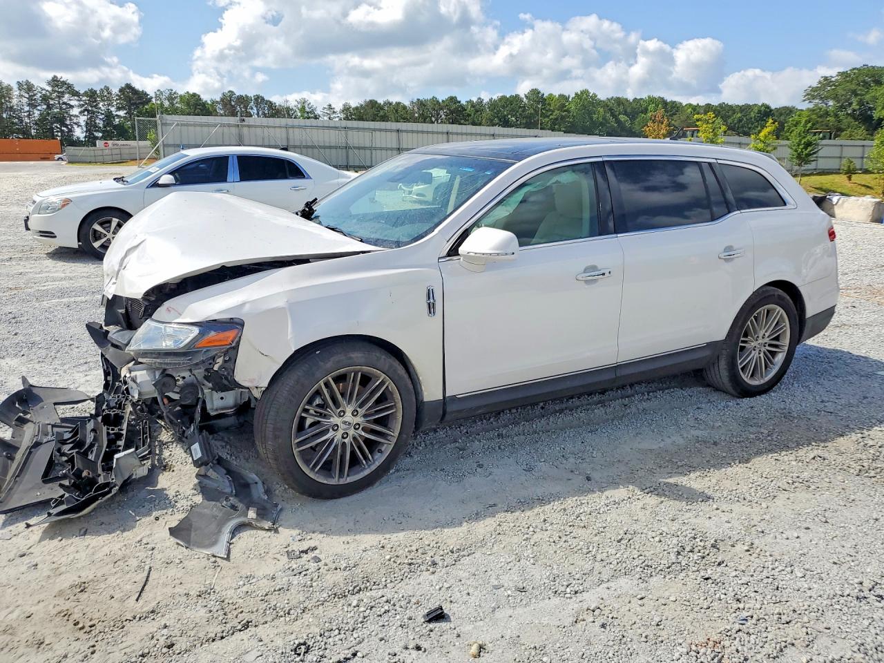 2LMHJ5AT5KBL01869 · 2019 LINCOLN MKT
