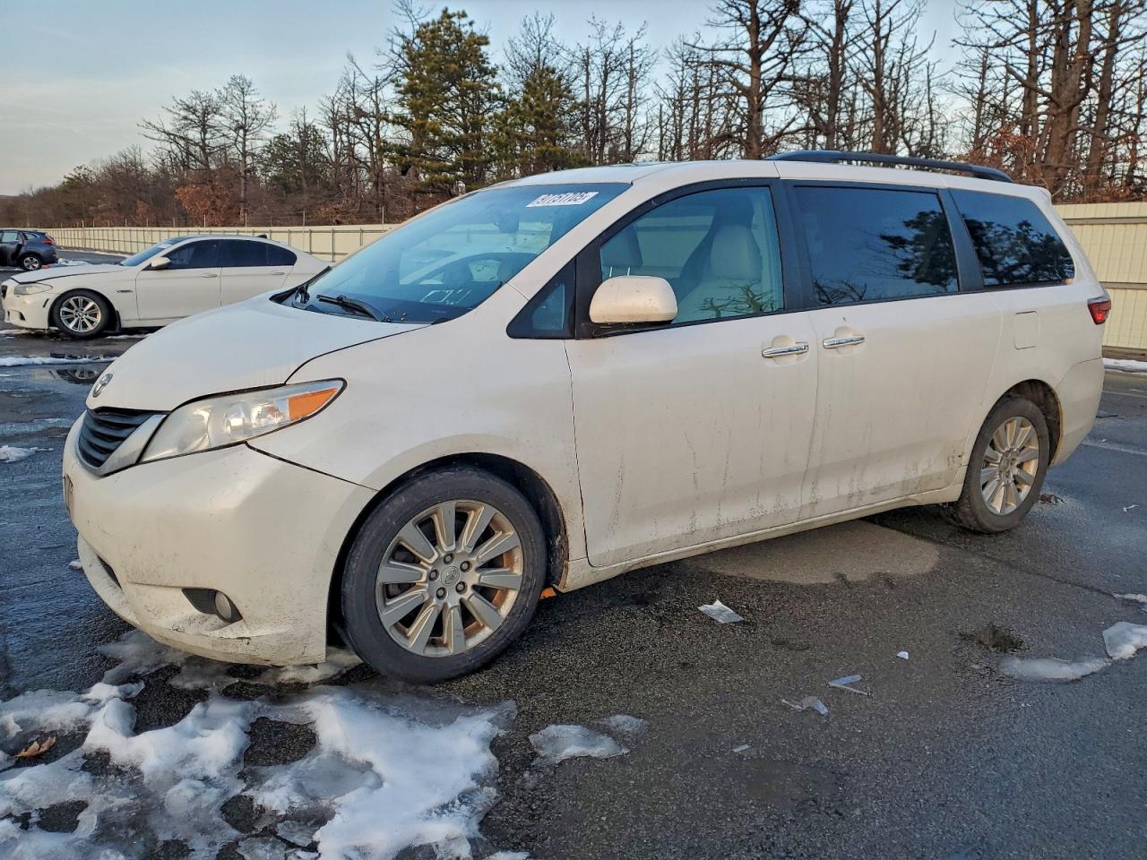 5TDDK3DC7FS121972 · 2015 TOYOTA SIENNA