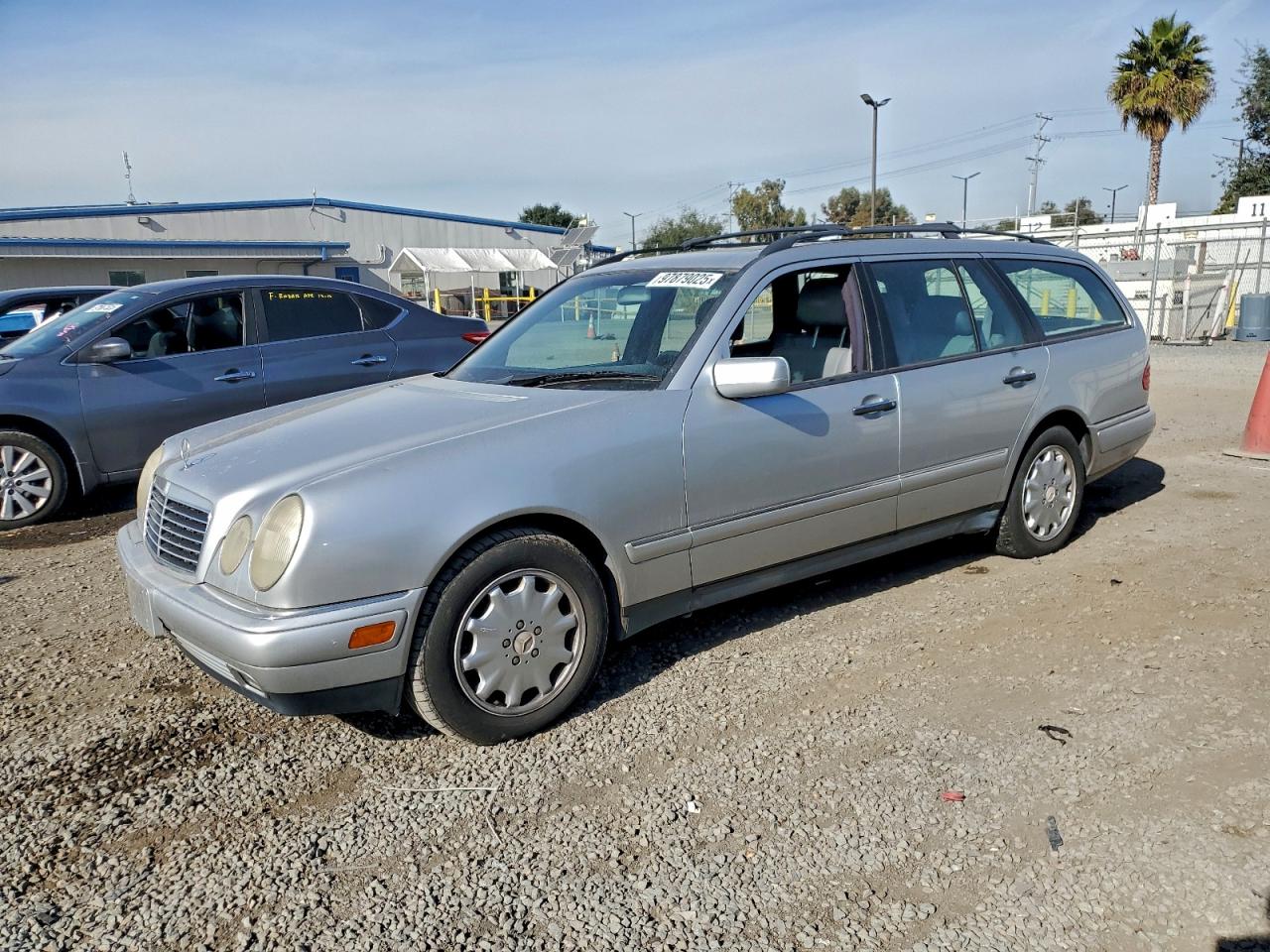 WDBJH65F4WA528431 · 1998 MERCEDES-BENZ E