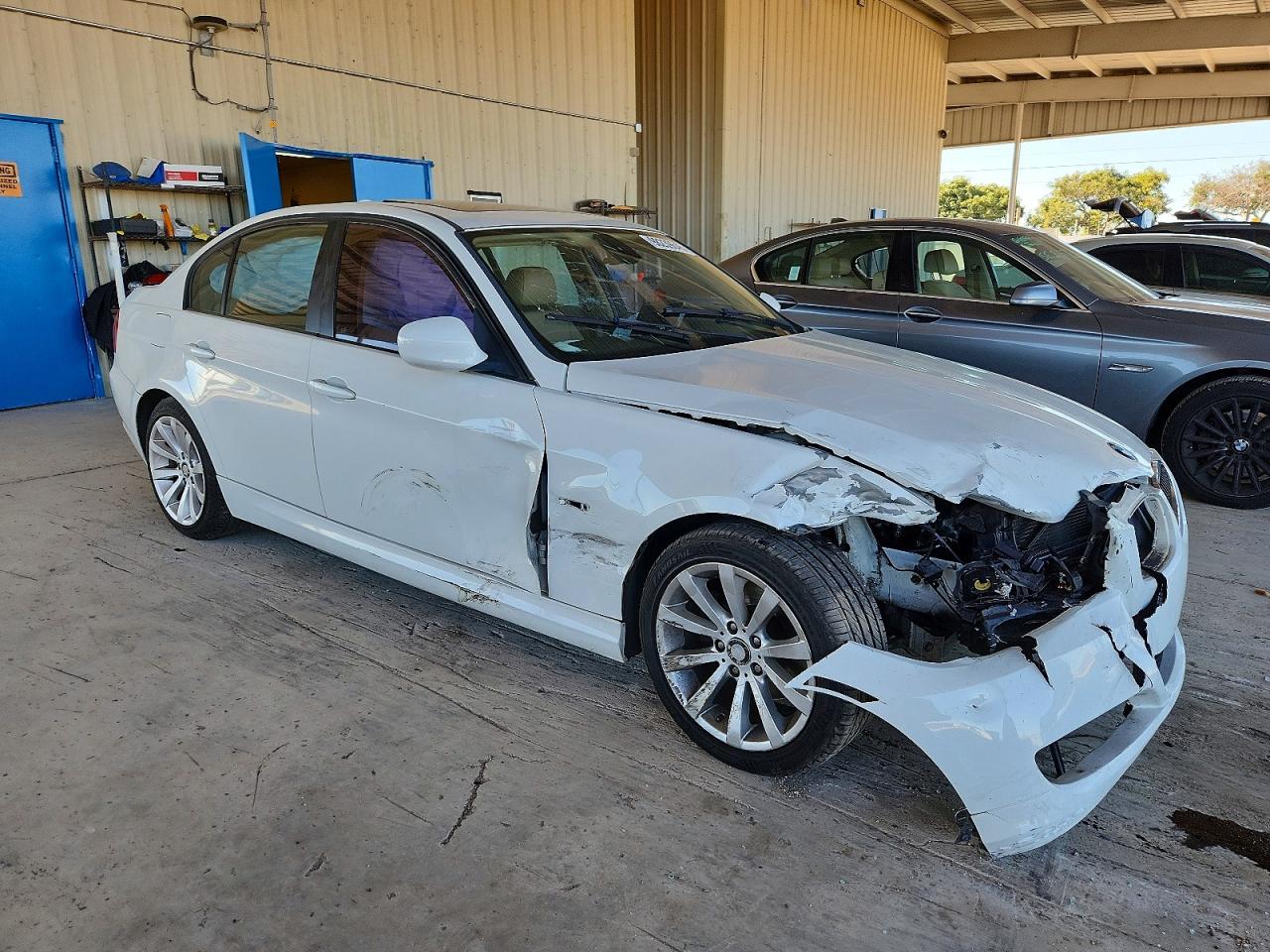 WBAPH7G59BNM57734 · 2011 BMW 328 · 4/12