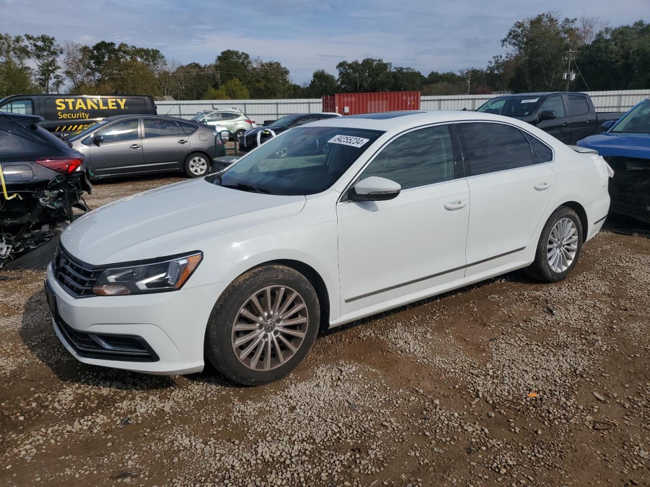 1VWBT7A36HC056159 · 2017 VOLKSWAGEN PASSAT