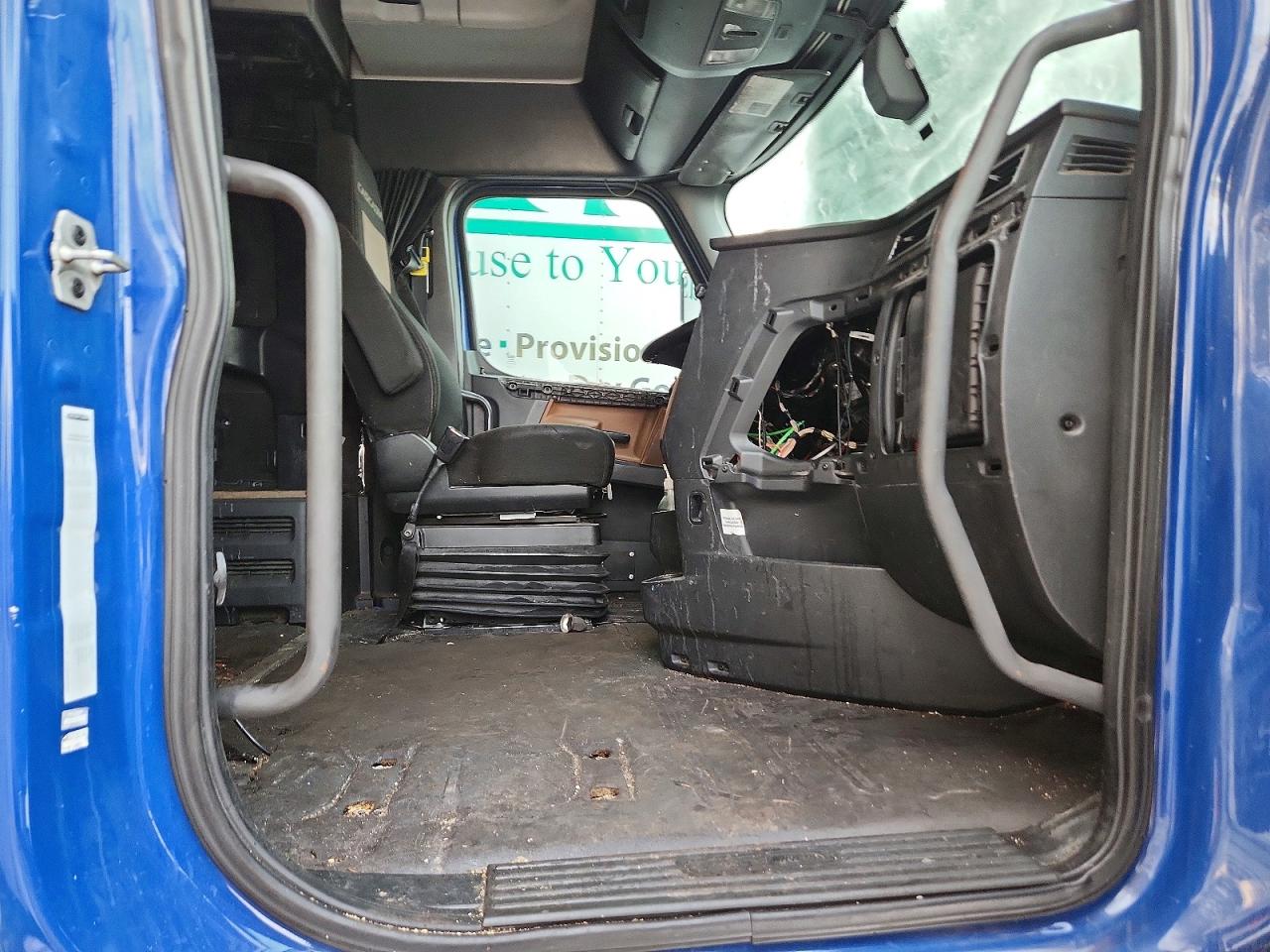 3AKJHHDR4KSKD8206 · 2019 FREIGHTLINER CASCADIA 126 · 5/10