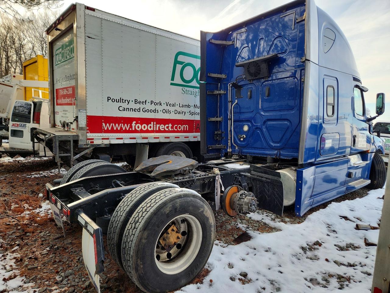 3AKJHHDR4KSKD8206 · 2019 FREIGHTLINER CASCADIA 126 · 4/10