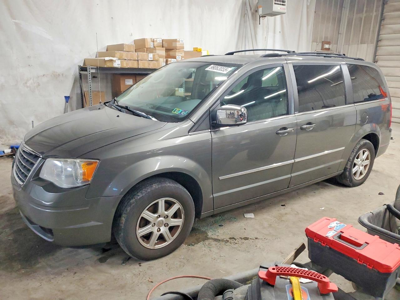 2A4RR8DX6AR441894 · 2010 CHRYSLER TOWN & COUNTRY