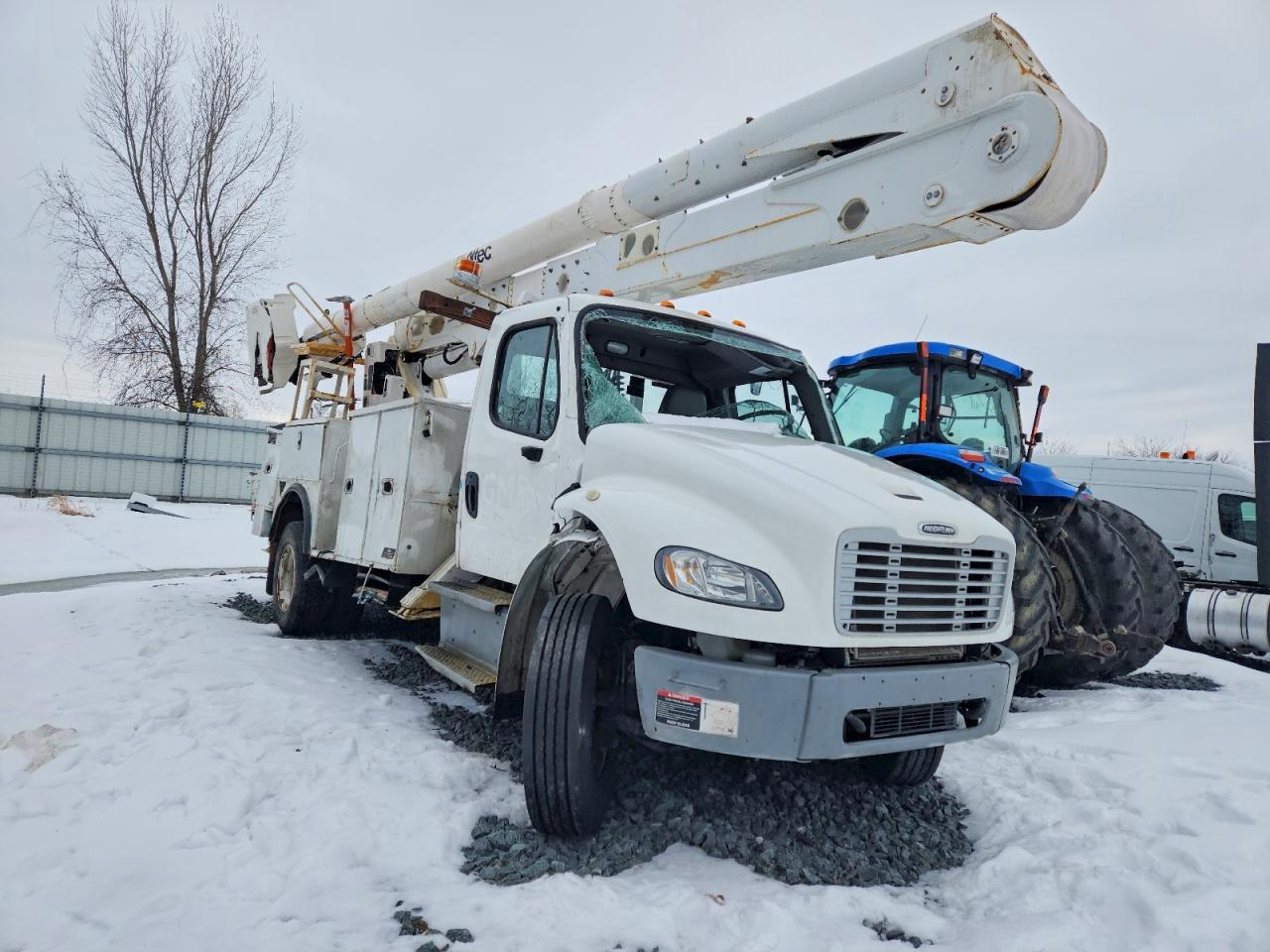1FVACXFC3KHKC1876 · 2019 FREIGHTLINER M2