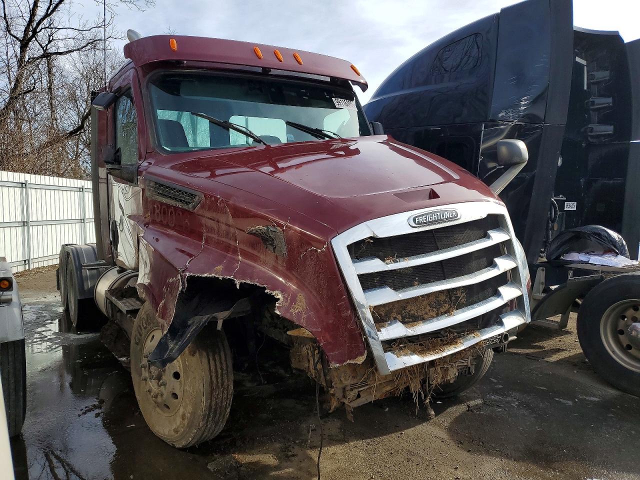 2020 FREIGHTLINER CASCADIA 1