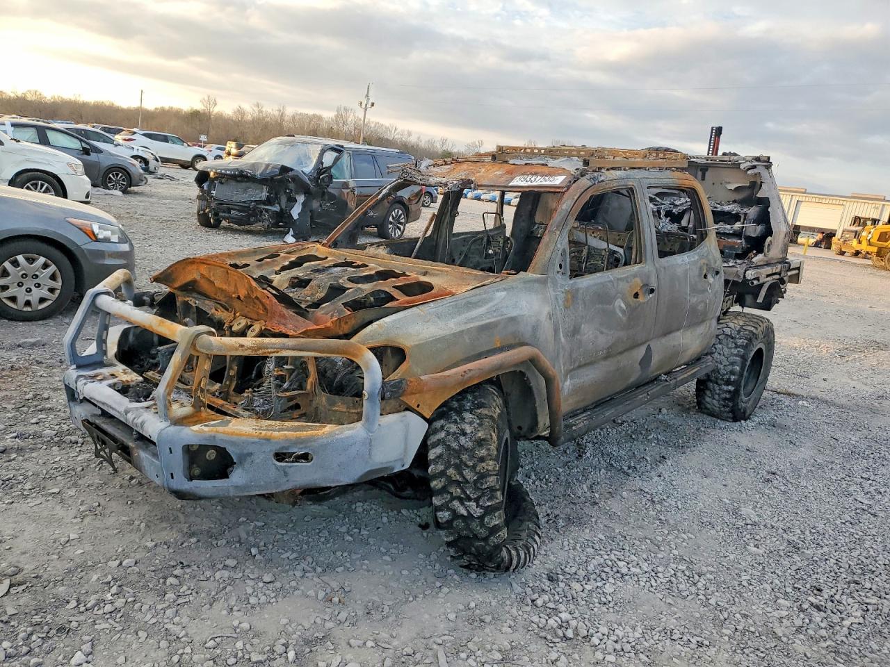 5TFCZ5AN9HX064986 · 2017 TOYOTA TACOMA