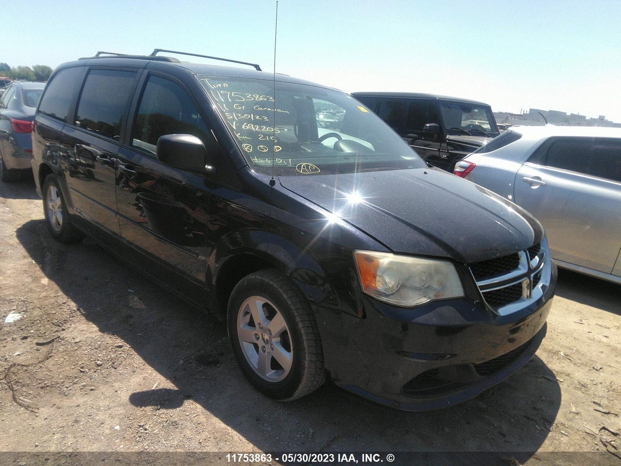 2D4RN4DG8BR692205 · 2011 DODGE GRAND CARAVAN EXPRESS