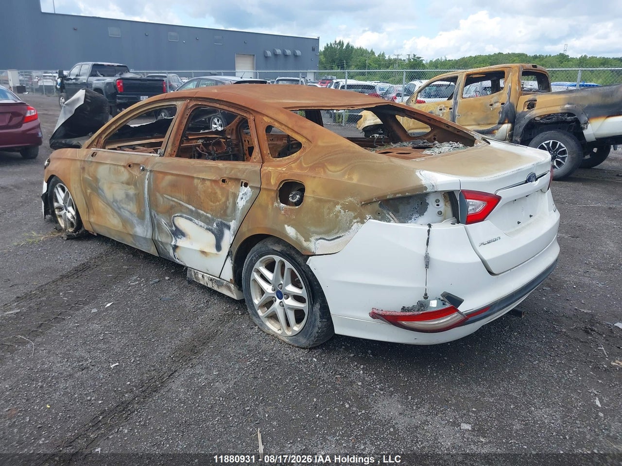 3FA6P0HD3FR240333 · 2015 FORD FUSION SE · 3/24