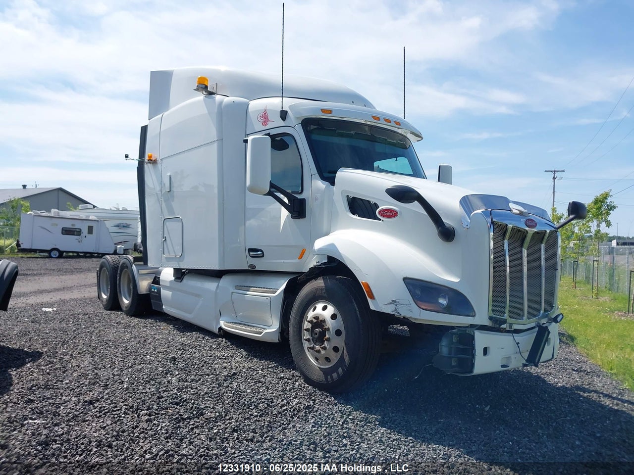 1XPBDP9X9JD472549 · 2018 PETERBILT 579