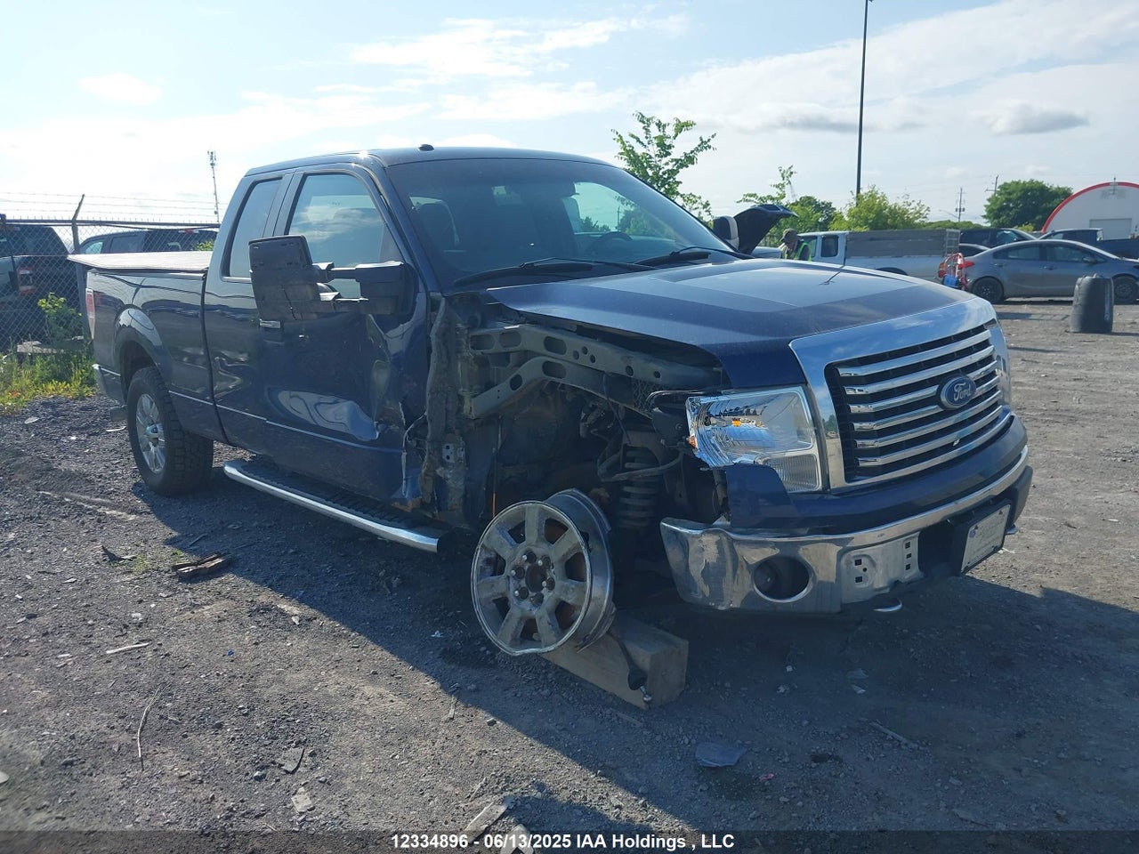 1FTFX1EF0BFA00699 · 2011 FORD F-150 XLT