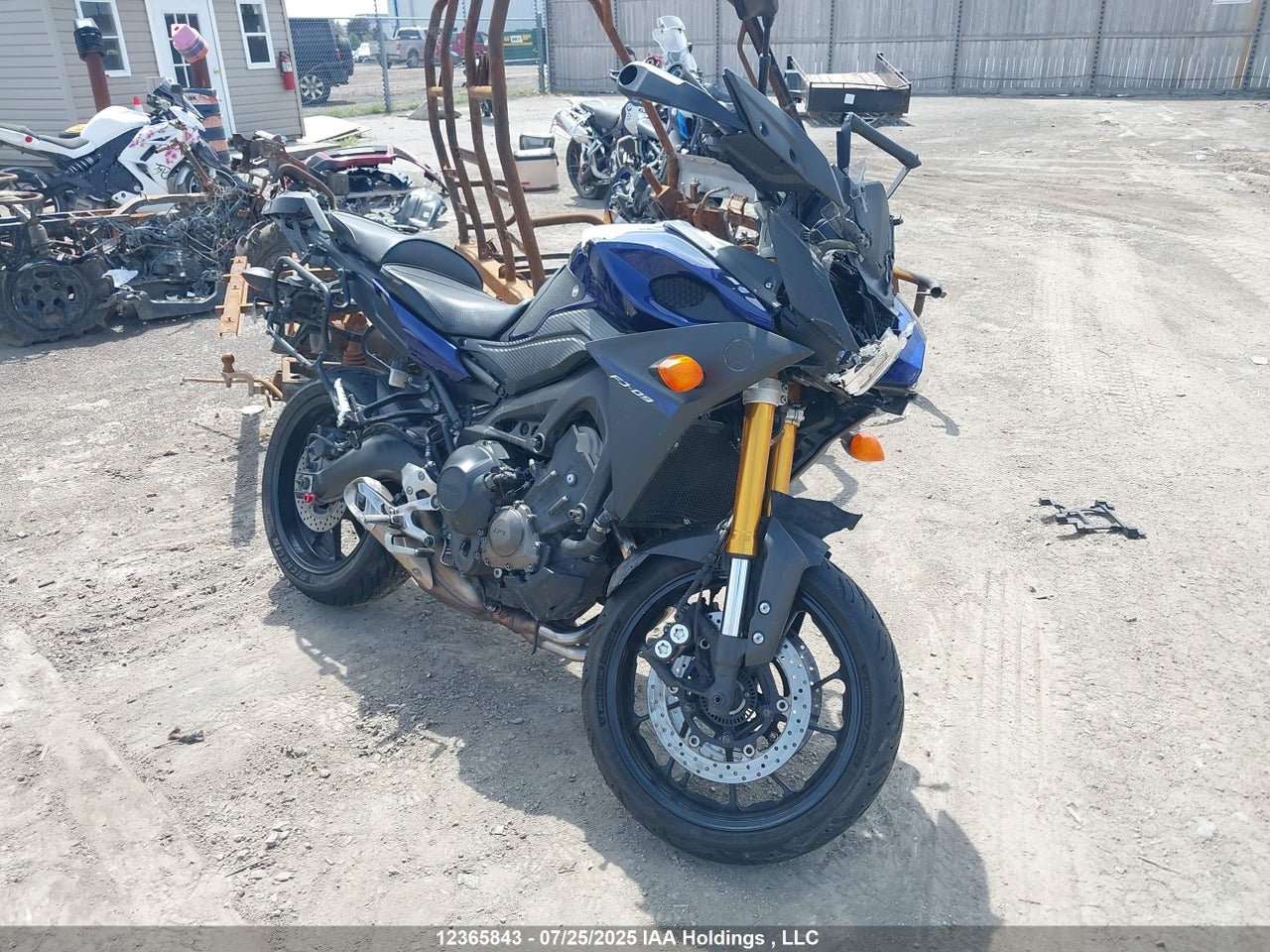 JYARN37NXHA001251 · 2017 YAMAHA FJ09