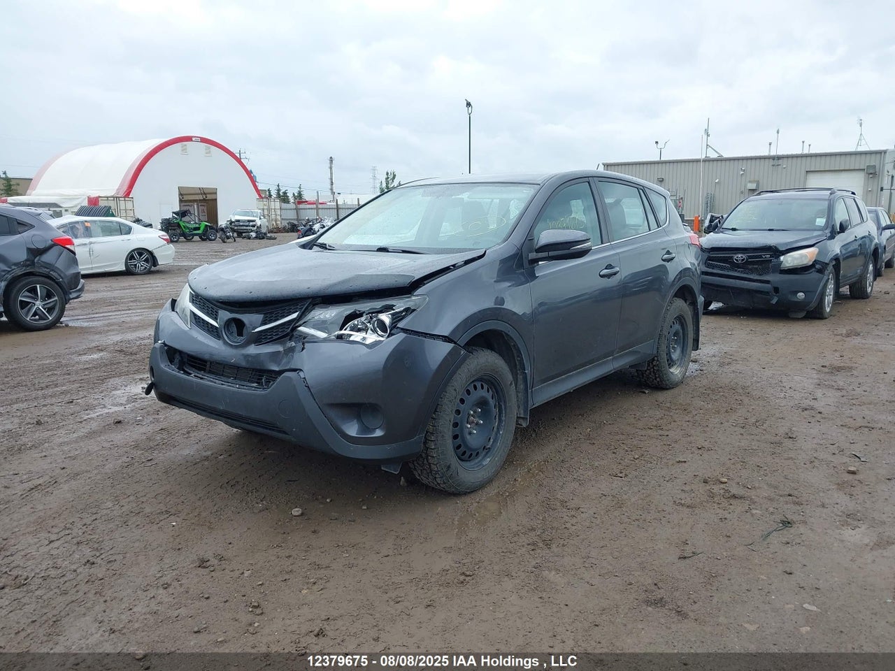 2T3BFREV1FW352461 · 2015 TOYOTA RAV4 LE · 2/16