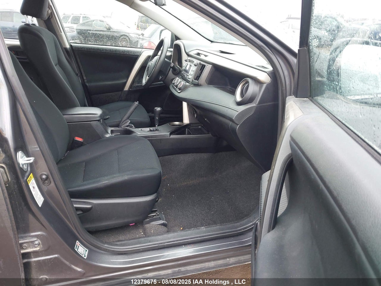 2T3BFREV1FW352461 · 2015 TOYOTA RAV4 LE · 5/16