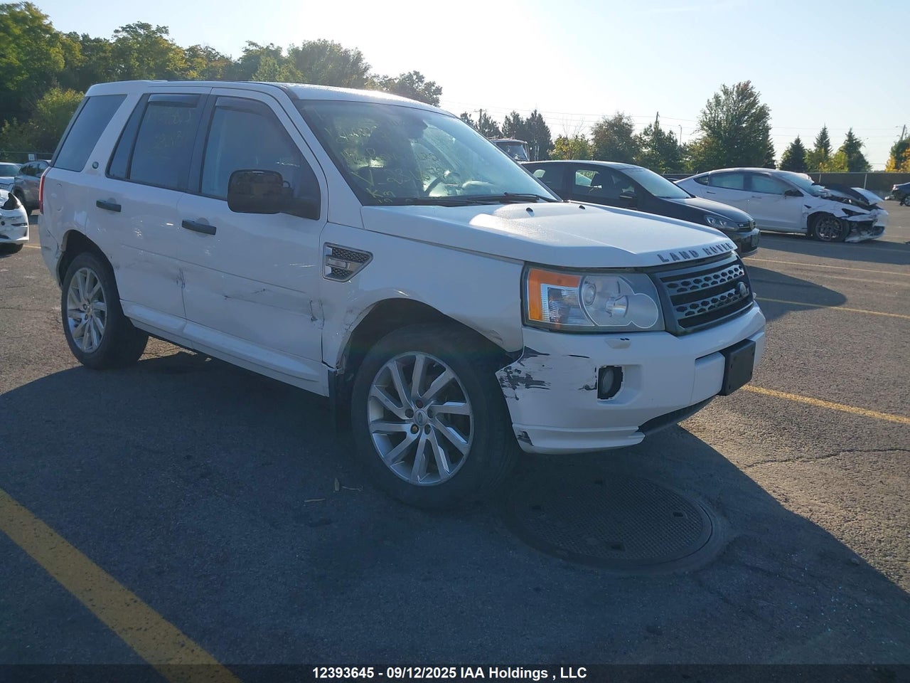 SALFR2BN7BH234878 · 2011 LAND ROVER LR2