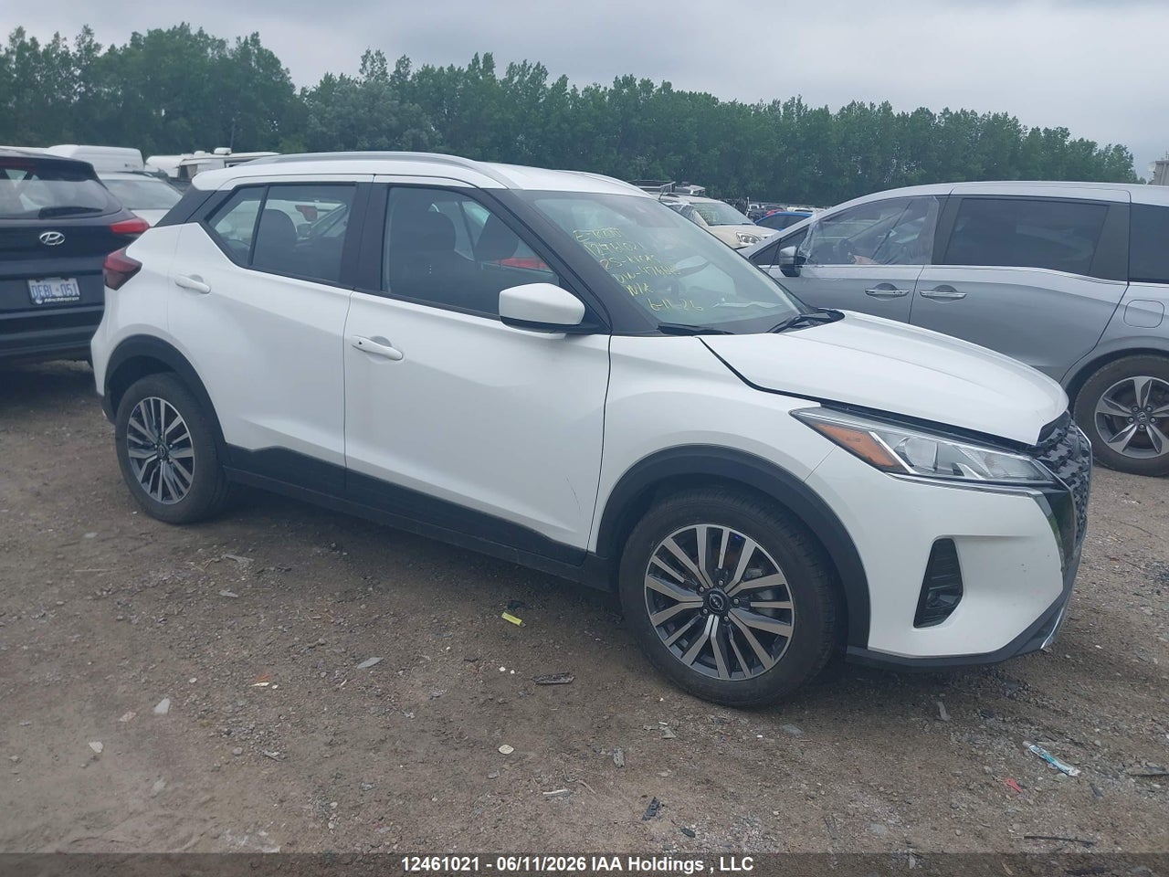2025 NISSAN KICKS PLAY SV