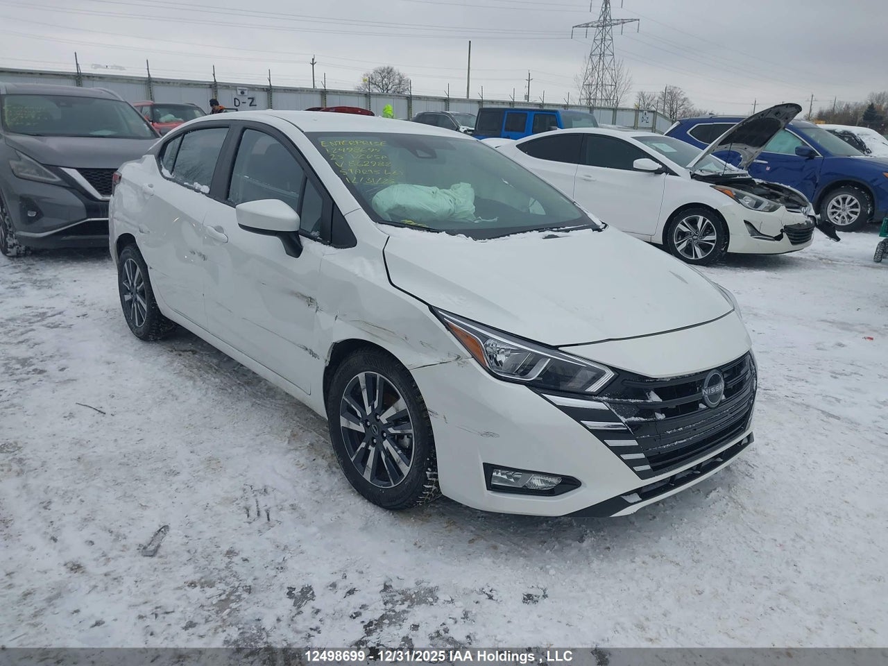 2025 NISSAN VERSA SV