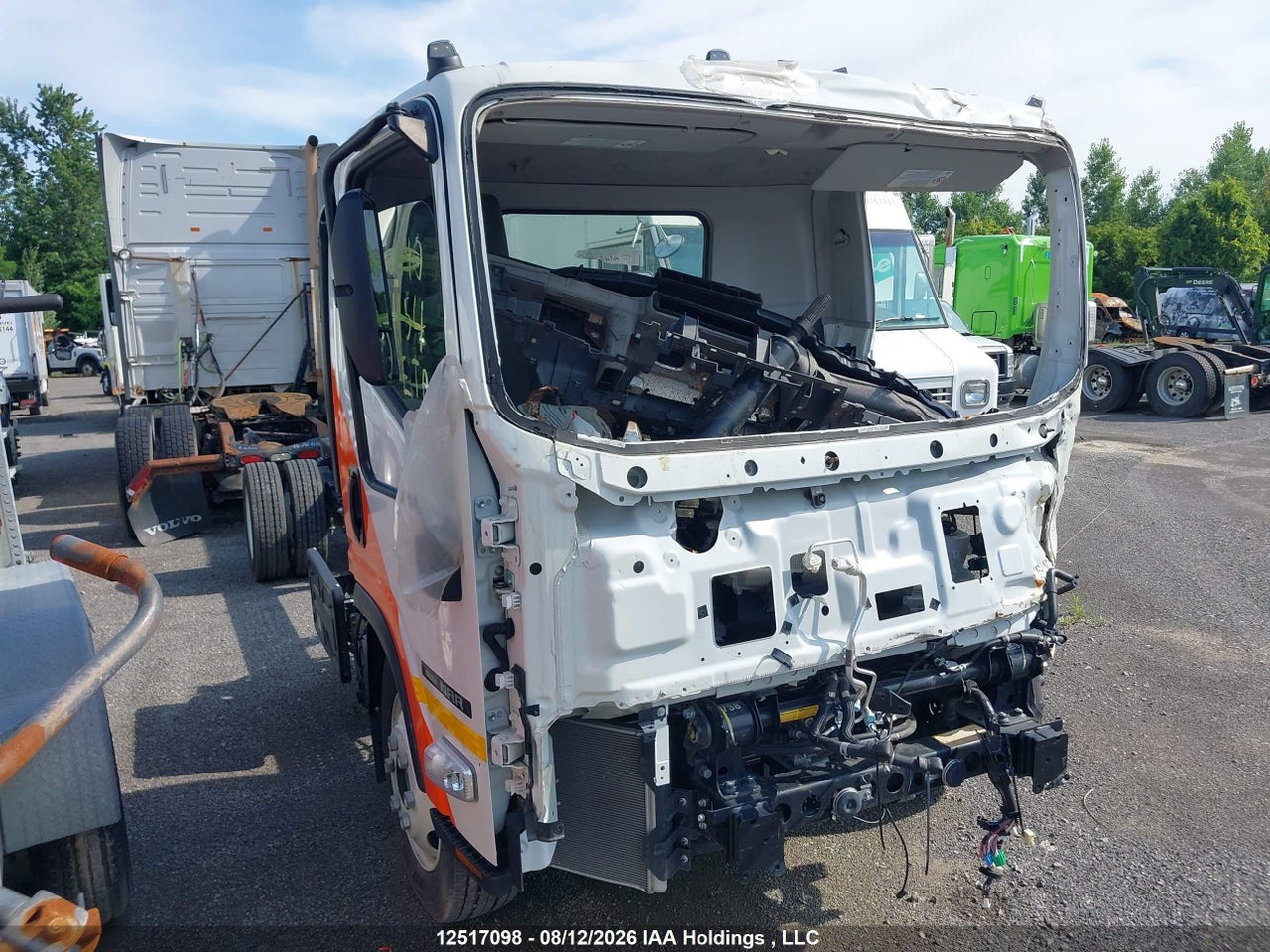 JALE5W164S7P08452 · 2025 ISUZU NRR