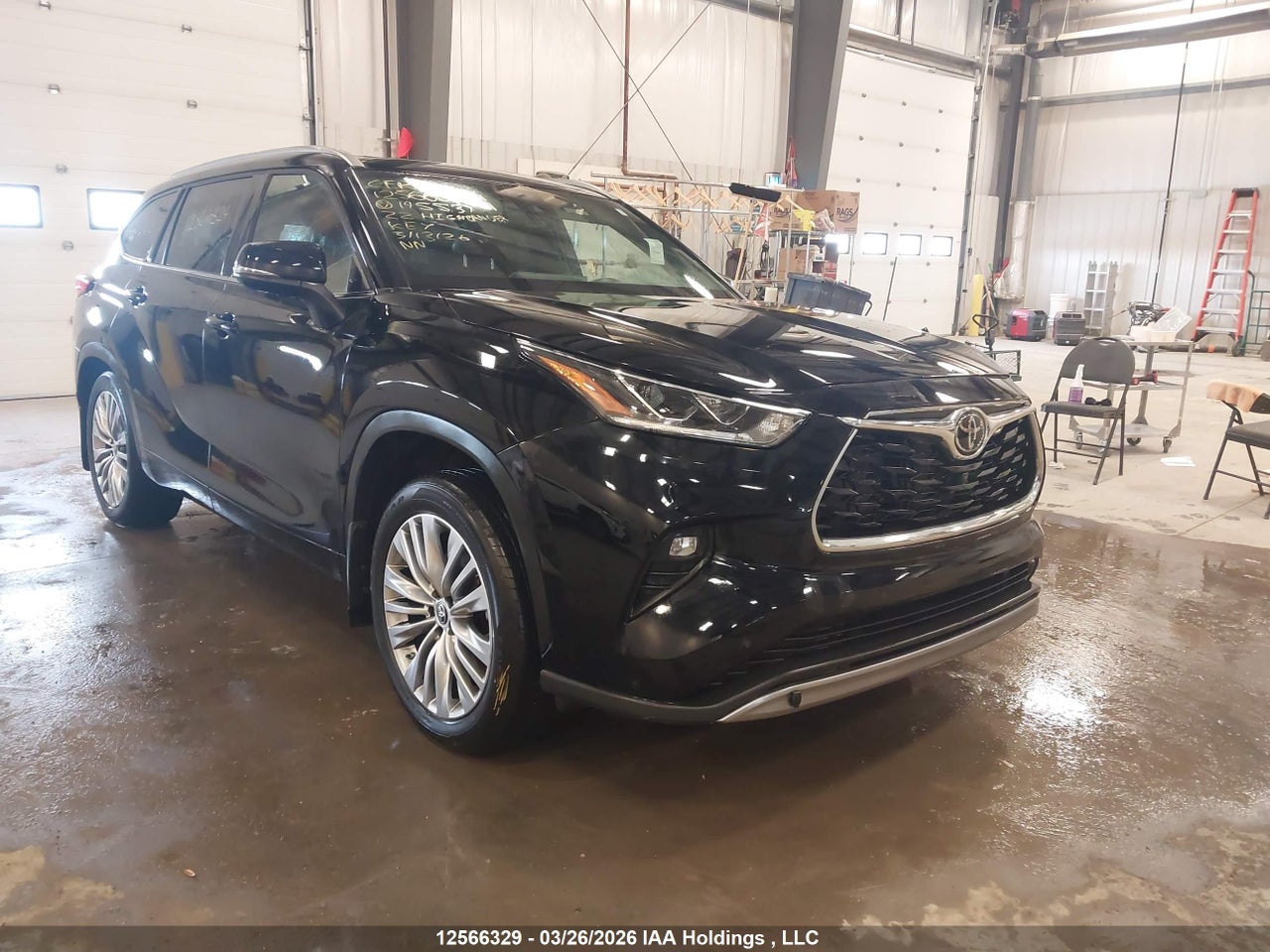 5TDFZRBH1NS195537 · 2022 TOYOTA HIGHLANDER PLATINUM
