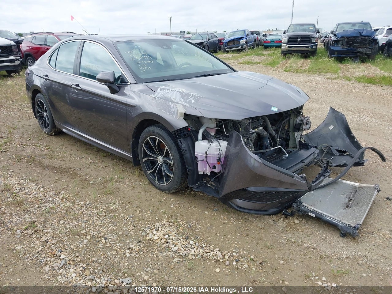 4T1G11AK1NU065727 · 2022 TOYOTA CAMRY SE