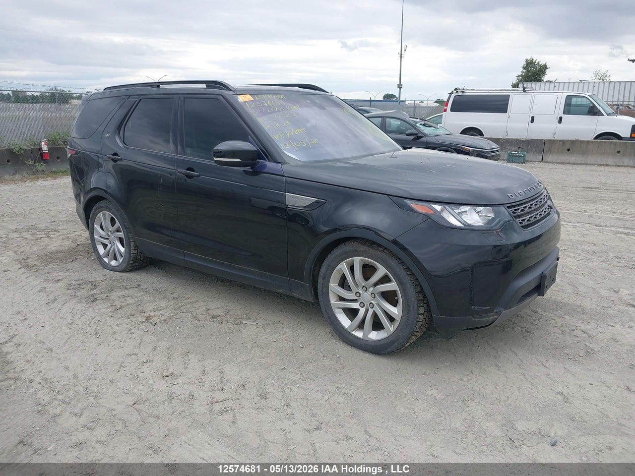 SALRGBBV7HA030523 · 2017 LAND ROVER DISCOVERY SE